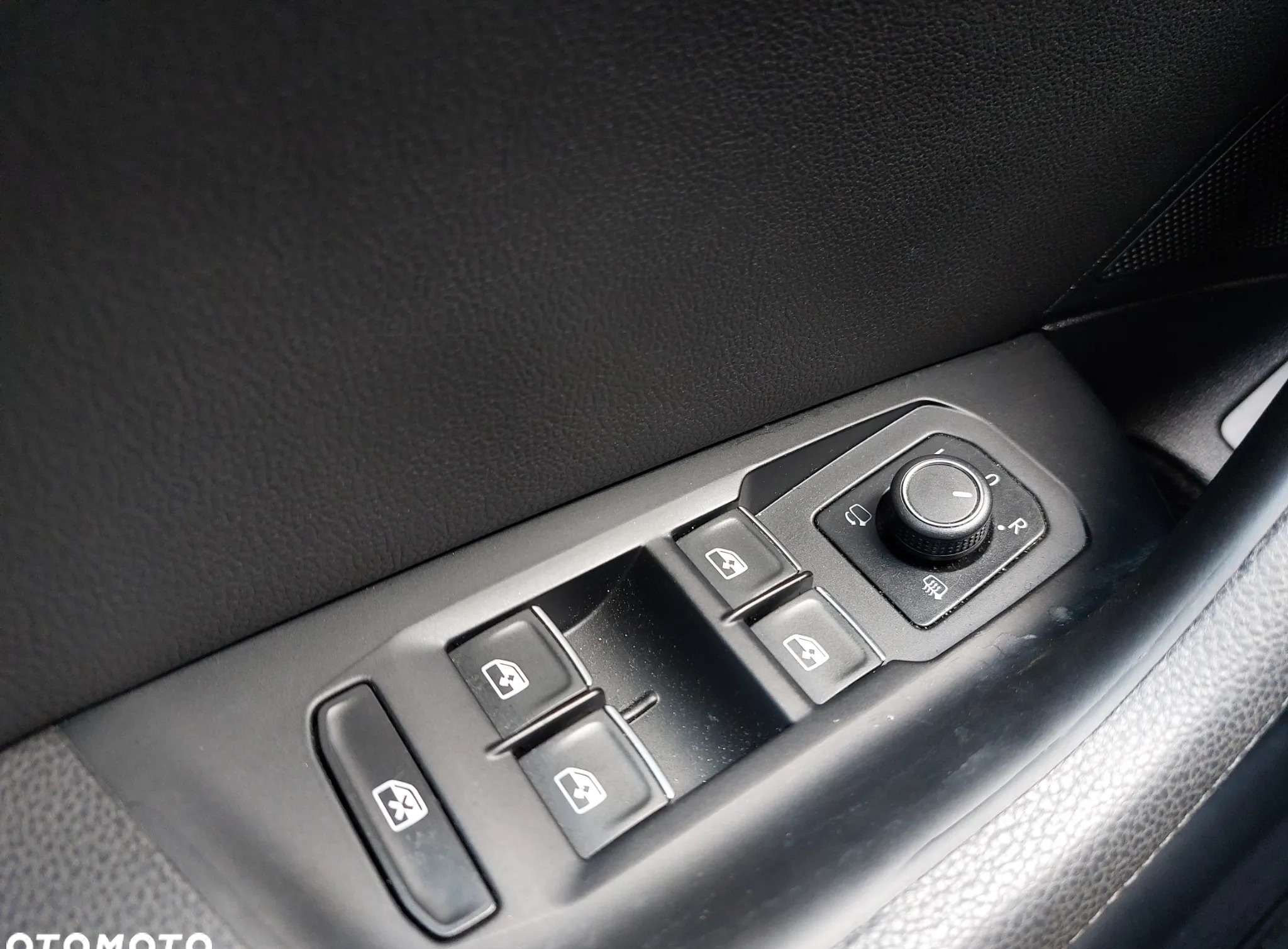 Volkswagen Passat cena 74900 przebieg: 170155, rok produkcji 2016 z Zwoleń małe 631